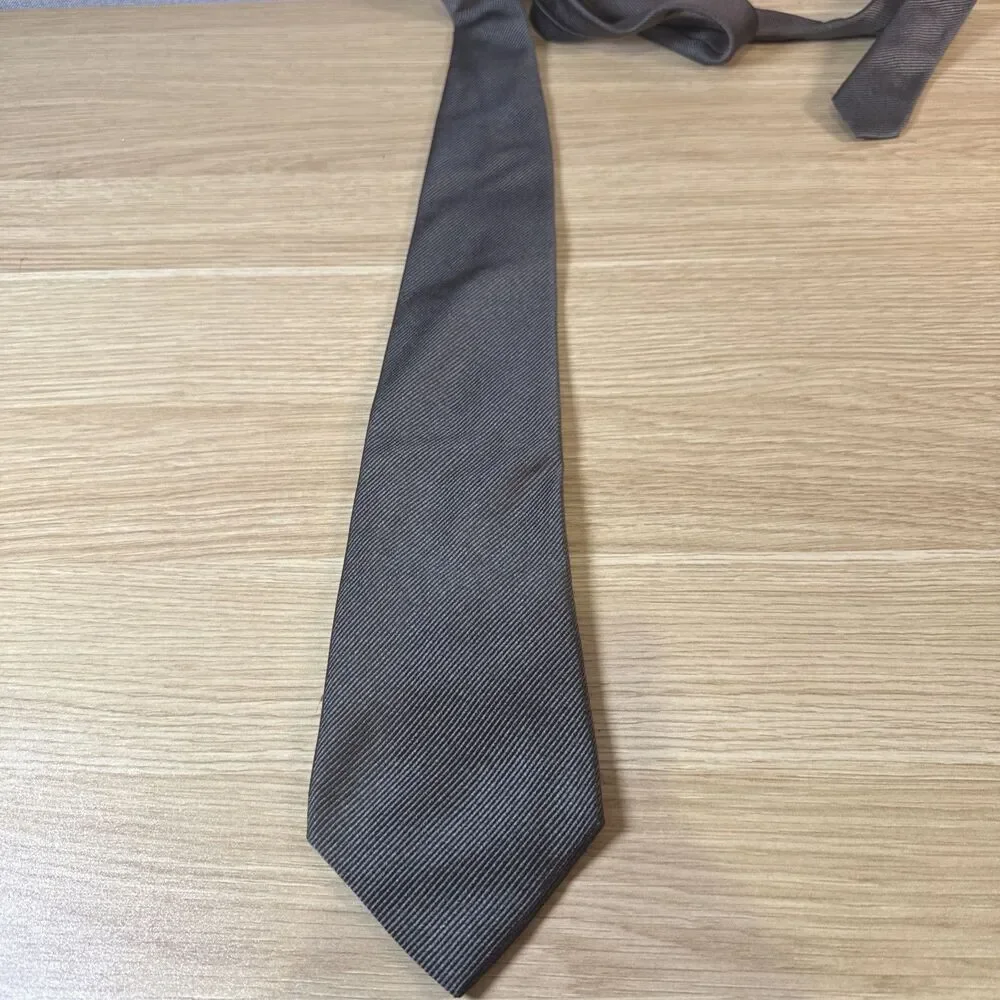 Trussardi Collection Men's Silk Tie Gray Solid Ribbed Micro Texture Made Italy